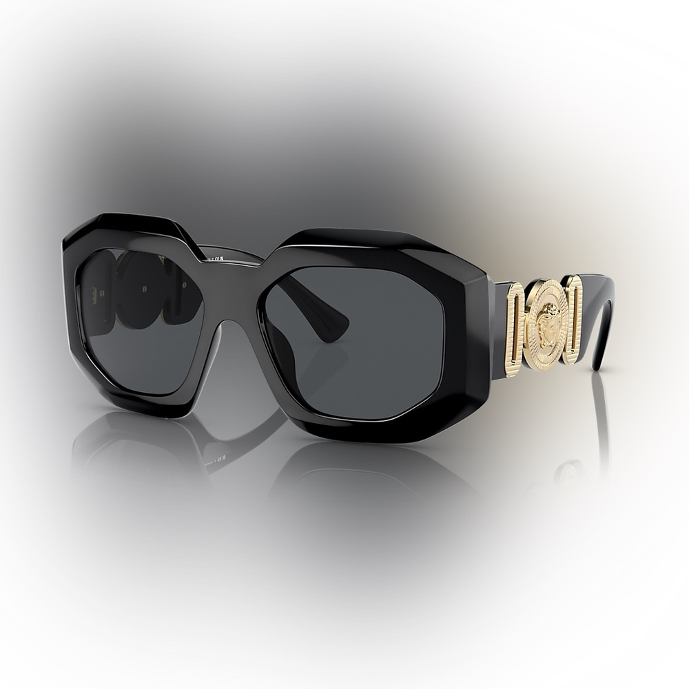 ONE DAY SALE✨
SALE✨Versace Black and Gold Sunglasses Modern Design - Picture 4 of 16